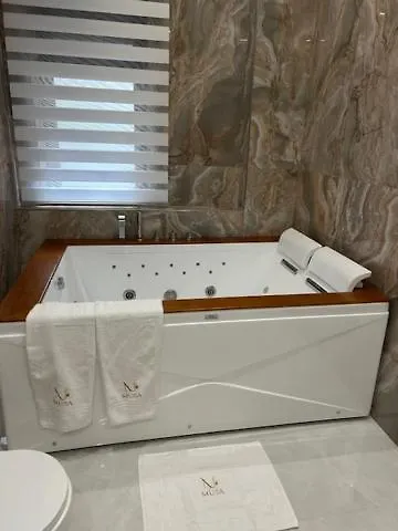 Musa Luxury Bed and Breakfast *